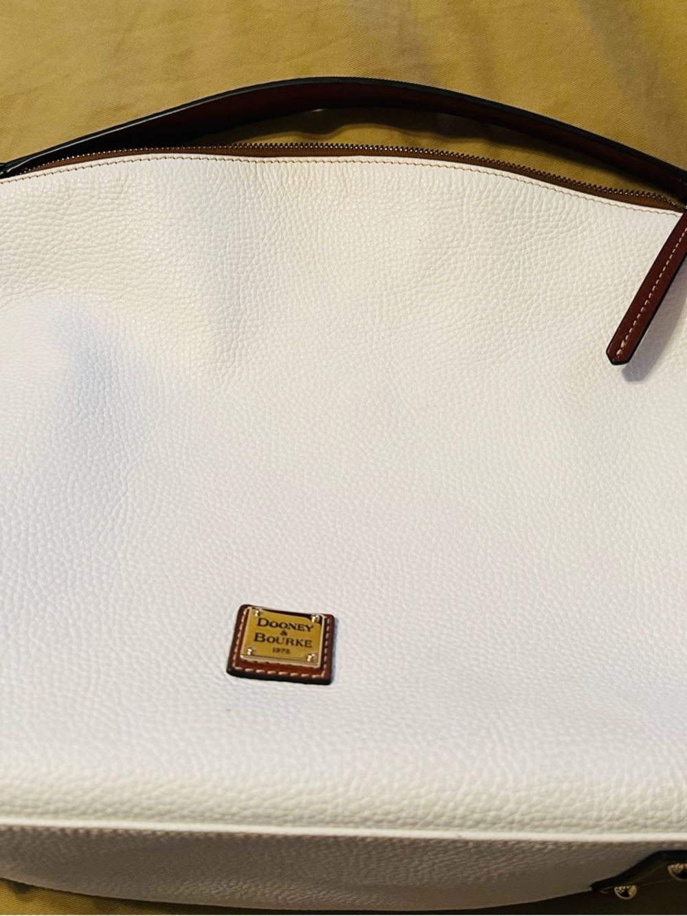 Dooney & Bourke East to West Sac White Leather Shoulder Bag with Brown Trim - Picture 6 of 12